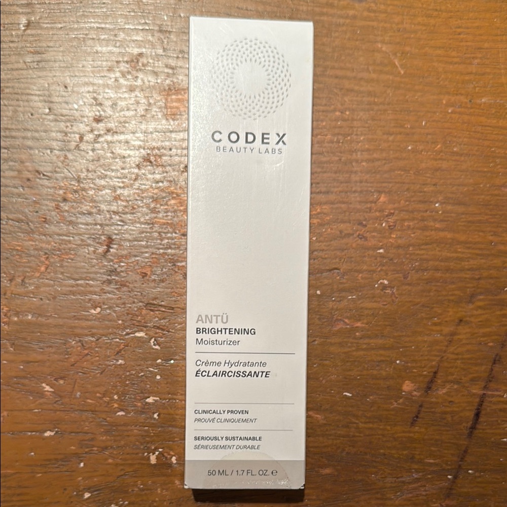 Antü Brightening Moisturizer - White